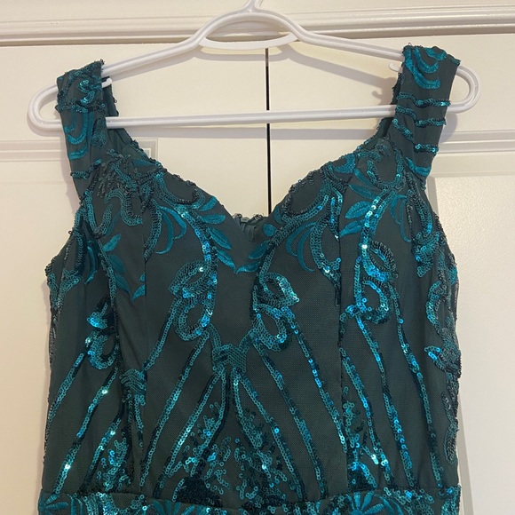 Fashion Nova Green Evening Gown - Picture 2 of 4